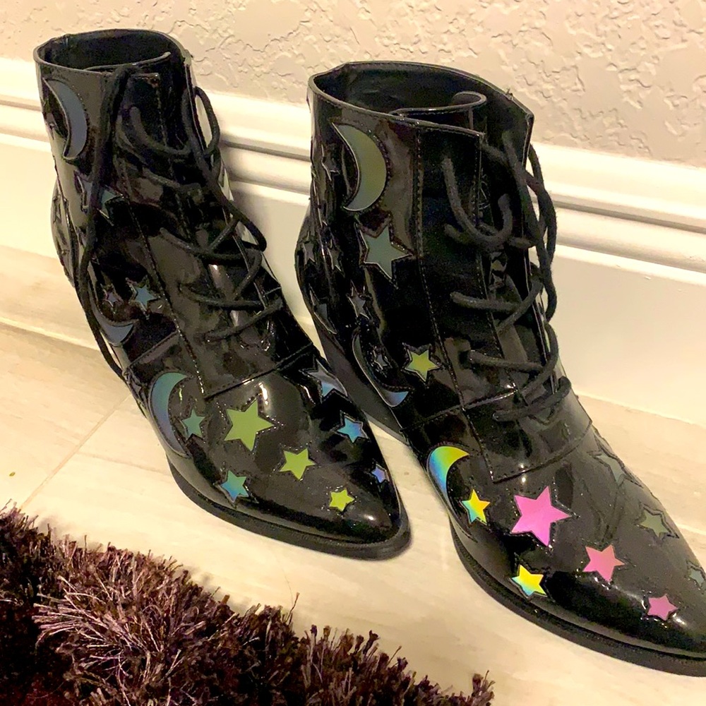 YRU Black Aura Boots